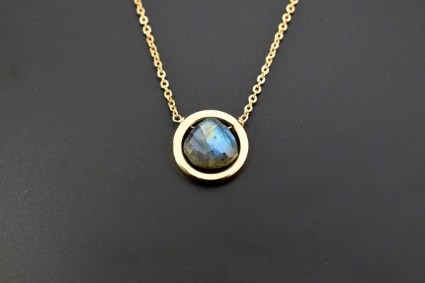 Kendra Labradorite Gold Circle Pendant Necklace